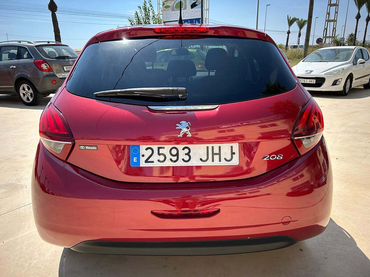 PEUGEOT 208 ALLURE 1.2 PURETECH AUTO SPANISH LHD IN SPAIN 80000 MILES SUPER 2015